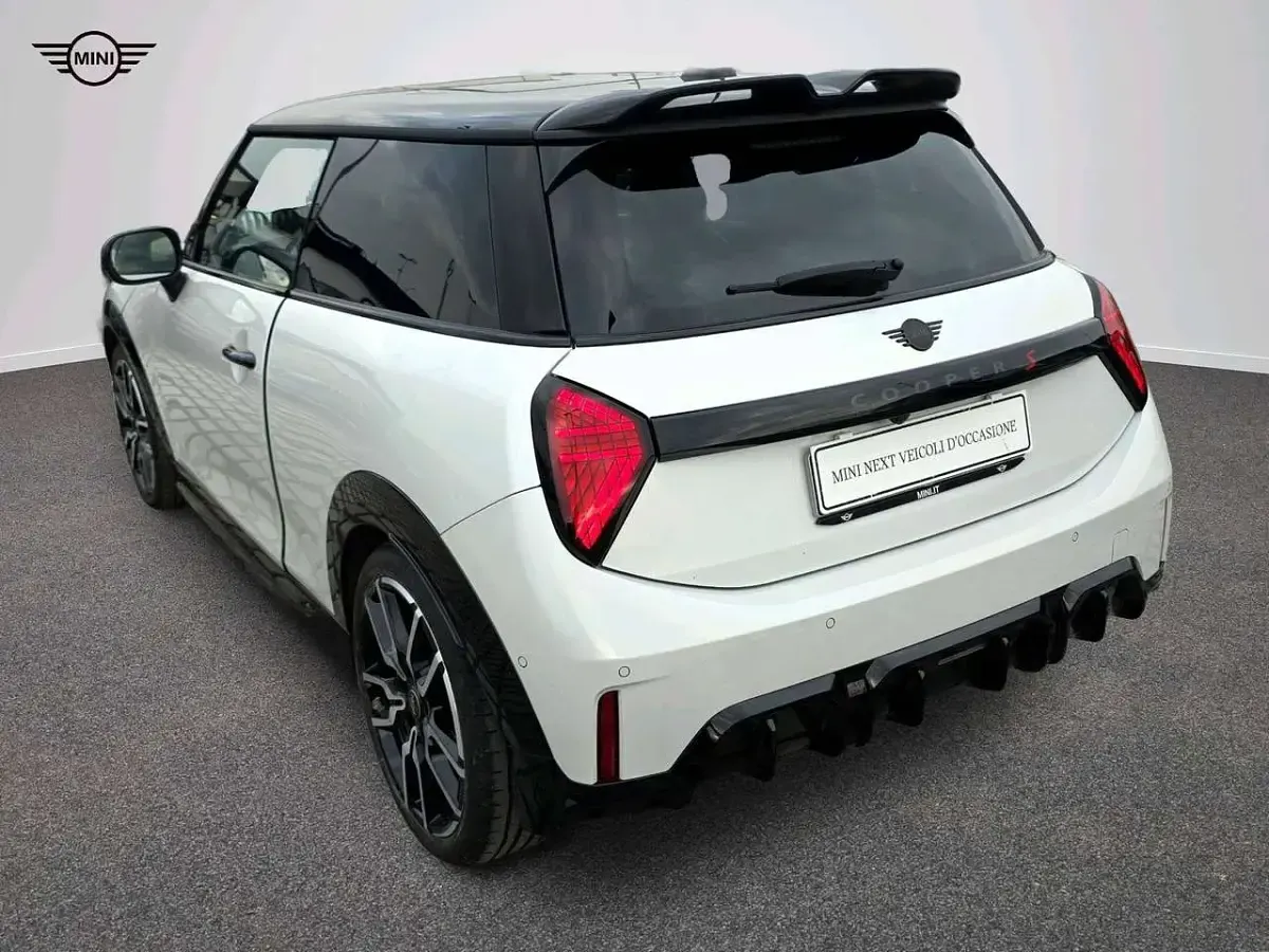 Usata Mini John Cooper Works 204 CV (150 kW) 2025 Nanuk white Utilitaria