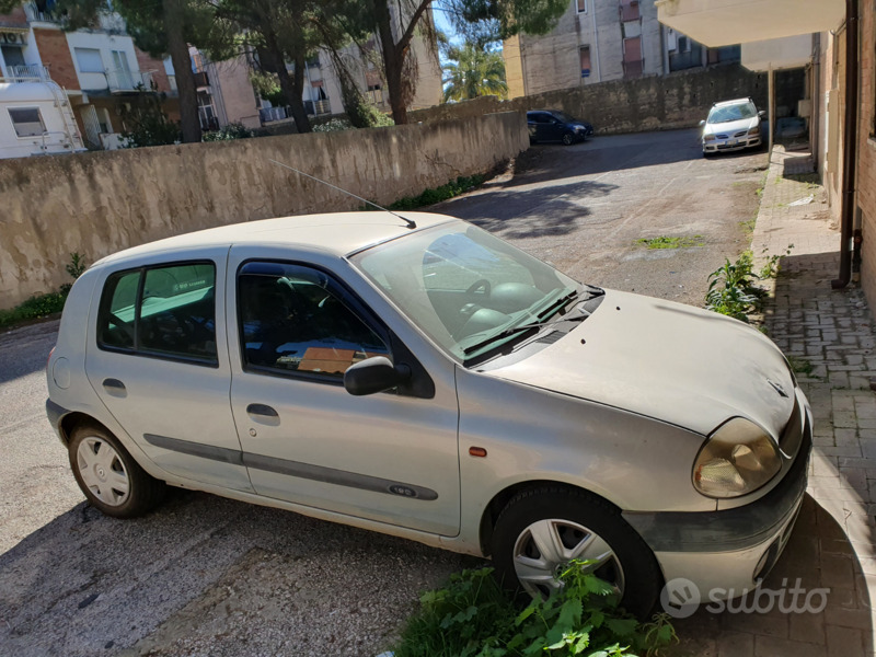 Usato 2000 Renault Clio II 1.9 Diesel 64 CV (1.200 €)