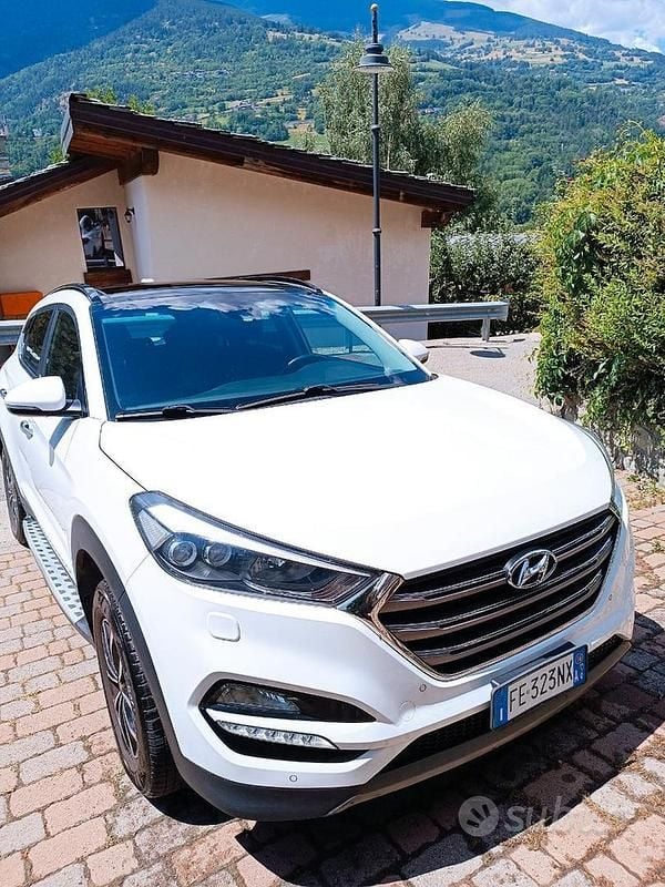 Usata Hyundai Tucson Xpossible 136 CV (100 kW) 2016 Bianco SUV