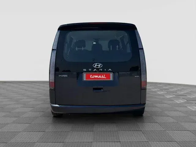 Usata Hyundai Staria 177 CV (130 kW) 2024 Graphite gray Monovolume