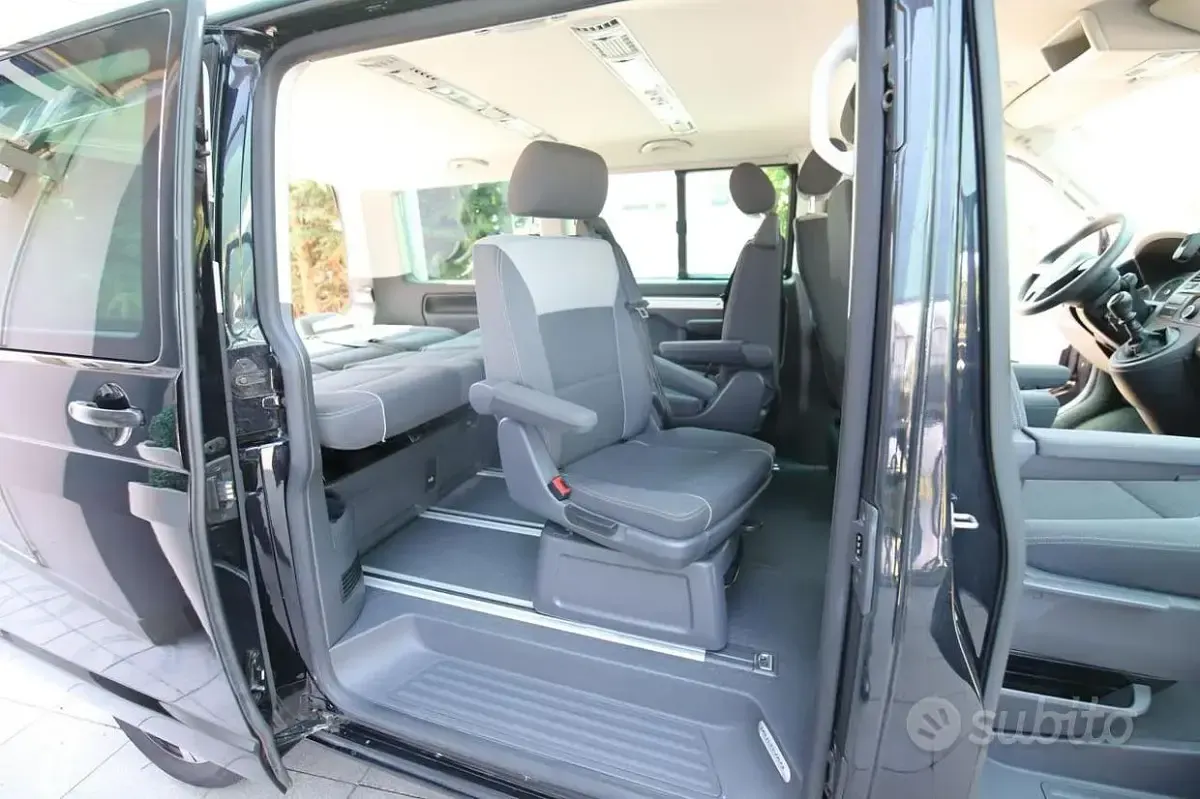 Usata VW Multivan 140 CV (102 kW) 2010 Nero Monovolume