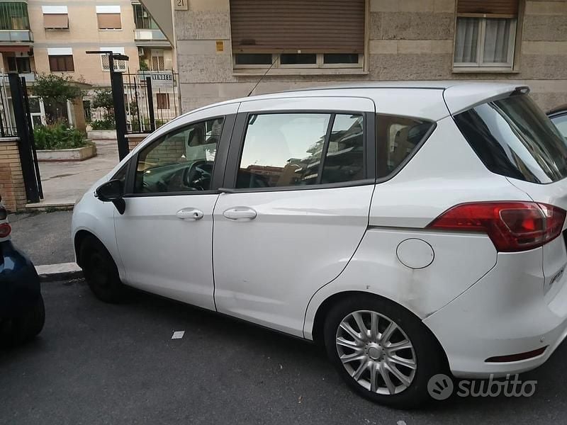 Usata Ford B-MAX 75 CV (55 kW) 2015 Bianco Monovolume