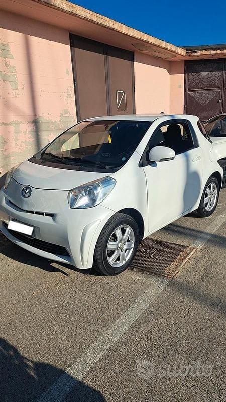 Usata Toyota iQ 98 CV (72 kW) 2009 Bianco Utilitaria