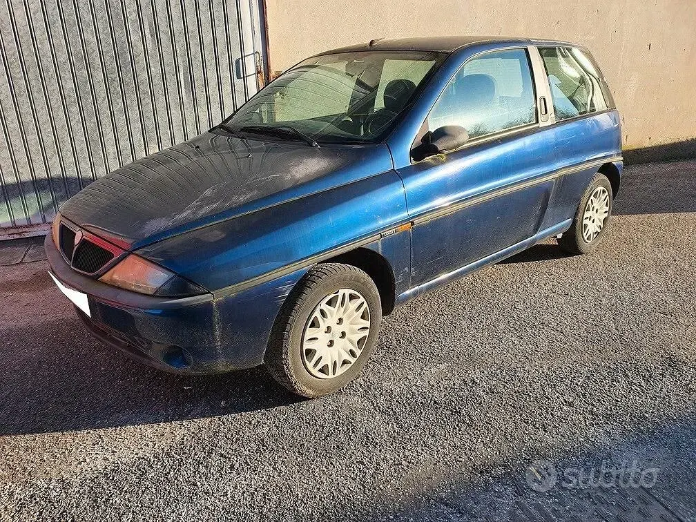 Usata Lancia Ypsilon 54 CV (39 kW) 2000 Blu Utilitaria