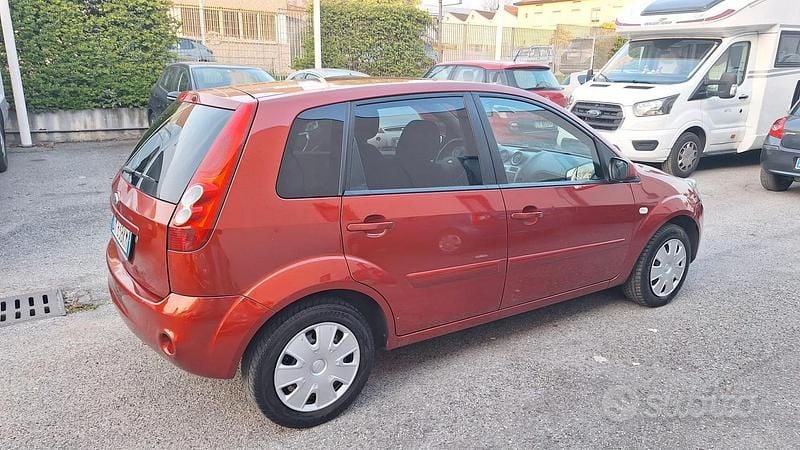 Usata Ford Fiesta 2007 Rosso Utilitaria