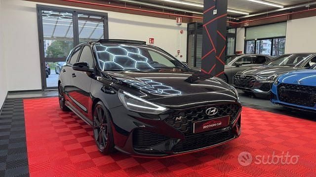 Usata Hyundai i30 280 CV (205 kW) 2023 Nero Berlina
