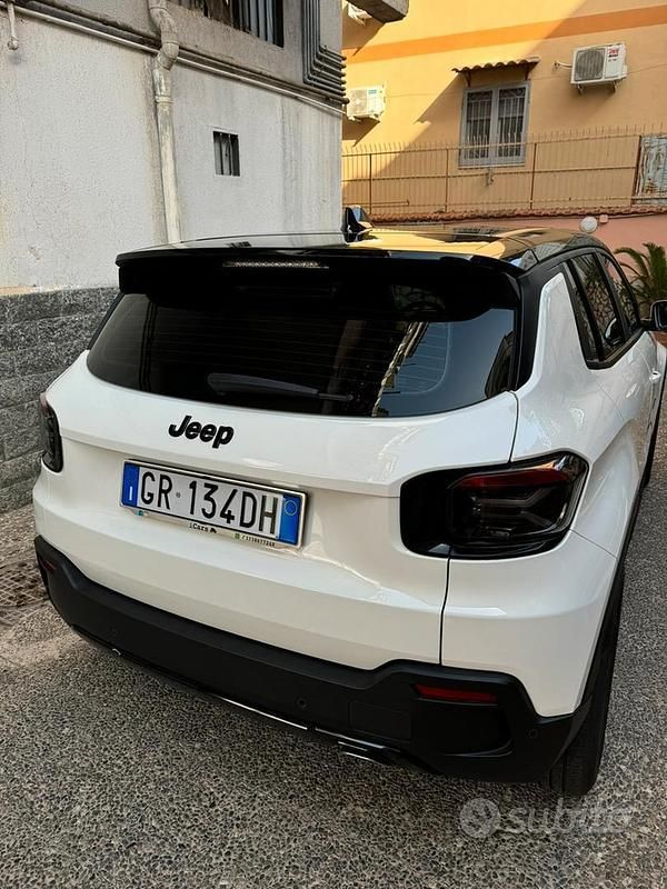 Usata Jeep Avenger 100 CV (73 kW) 2024 Bianco SUV