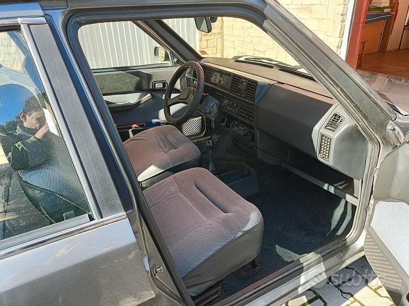 Usata Fiat Ritmo S 130 CV (95 kW) 1984 Grigio Berlina