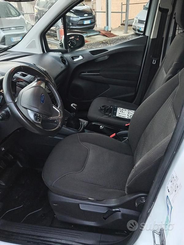 Usata Ford Courier 2017 Bianco Monovolume