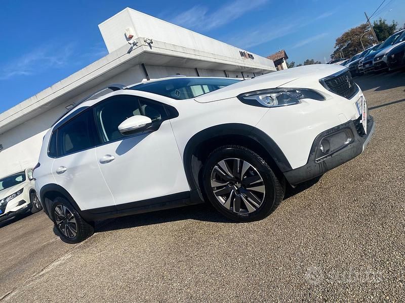 Usata Peugeot 2008 Allure 82 CV (60 kW) 2016 Bianco SUV