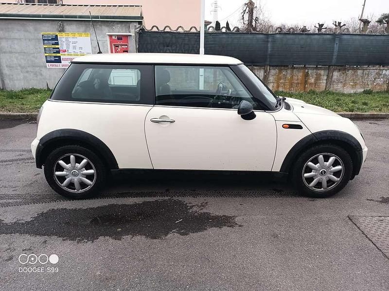 Usata Mini ONE 90 CV (66 kW) 2004 Utilitaria