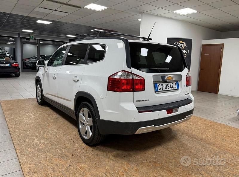 Usata Chevrolet Orlando 163 CV (119 kW) 2013 Bianco Monovolume