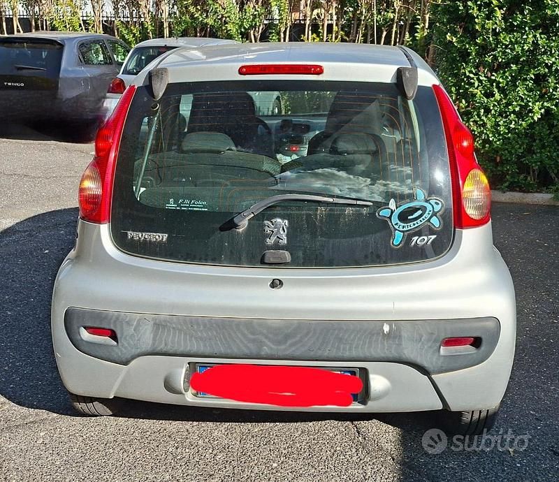 Usata Peugeot 107 68 CV (50 kW) 2011 Grigio Utilitaria
