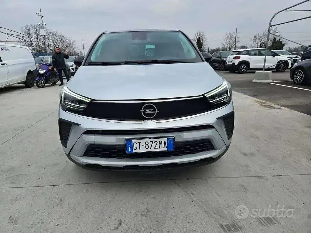 Usata Opel Crossland Elegance 131 CV (96 kW) 2024 Grigio SUV