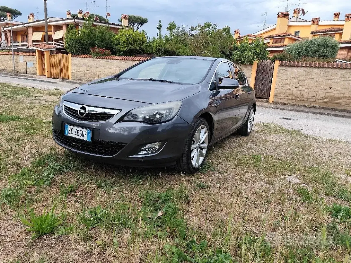 Usata Opel Astra Cosmo 160 CV (117 kW) 2010 Berlina