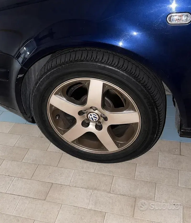 Usata VW Golf IV 101 CV (74 kW) 2003 Blu Berlina