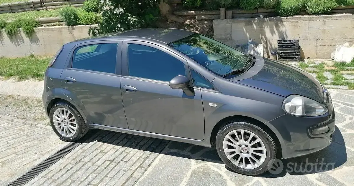 Usata Fiat Punto Evo 77 CV (56 kW) 2009 Grigio Utilitaria