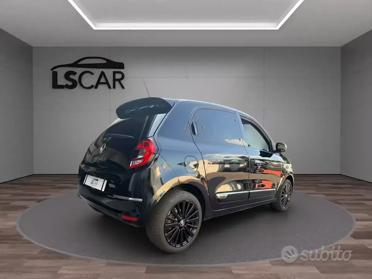 Usata Renault Twingo Urban Night 65 CV (47 kW) 2022 Nero Utilitaria