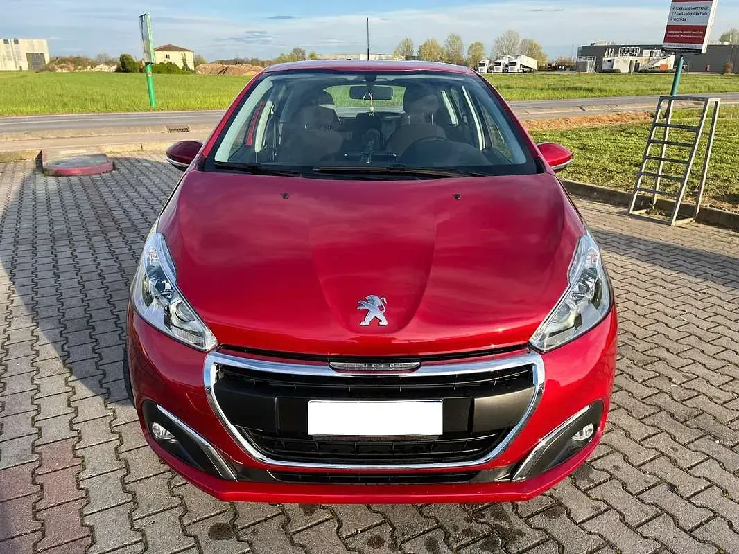 Usata Peugeot 208 Active 82 CV (60 kW) 2017 Rosso Utilitaria