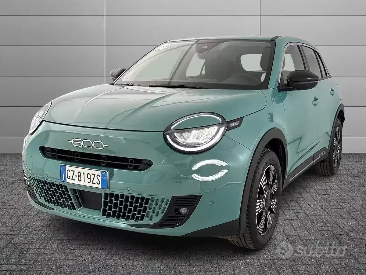 Usata Fiat 600 136 CV (100 kW) 2025 Bluazzurro SUV