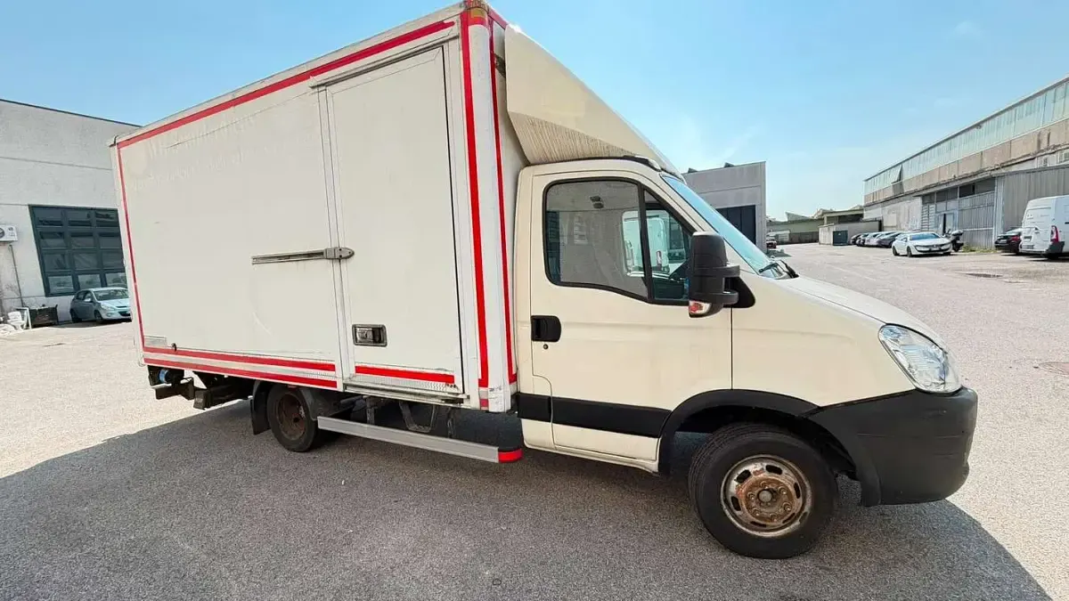 Usata Iveco Daily 145 CV (106 kW) 2007 Bianco Furgone