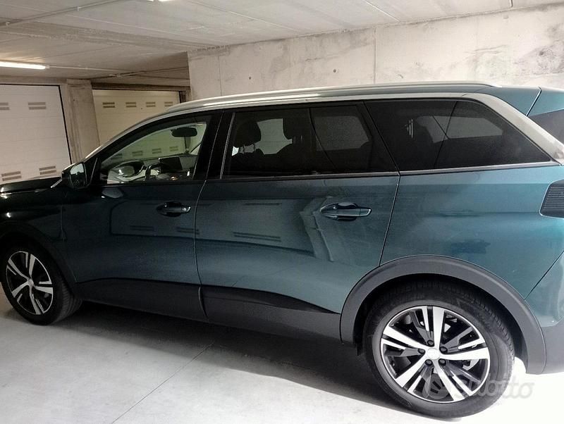 Usata Peugeot 5008 120 CV (88 kW) 2019 Verde SUV