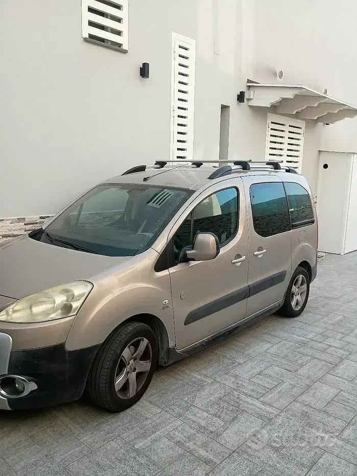 Usata Peugeot Partner 112 CV (82 kW) 2012 Grigio Monovolume