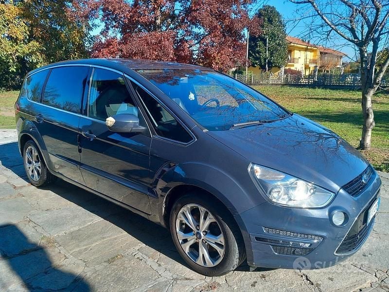 Grigio Usata 2012 Ford S-MAX Titanium Monovolume | 4500 € (Ottimo prezzo) - Immagine 1/4