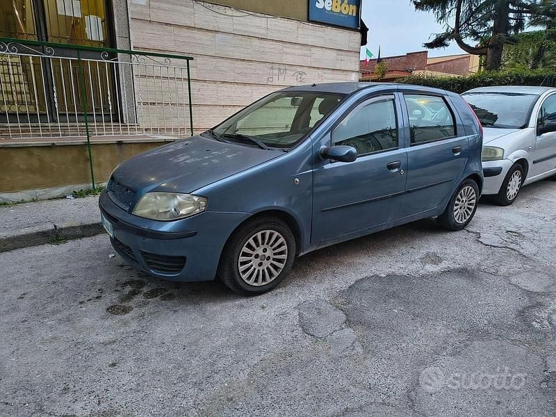 Usata Fiat Punto 2005 Blu Utilitaria