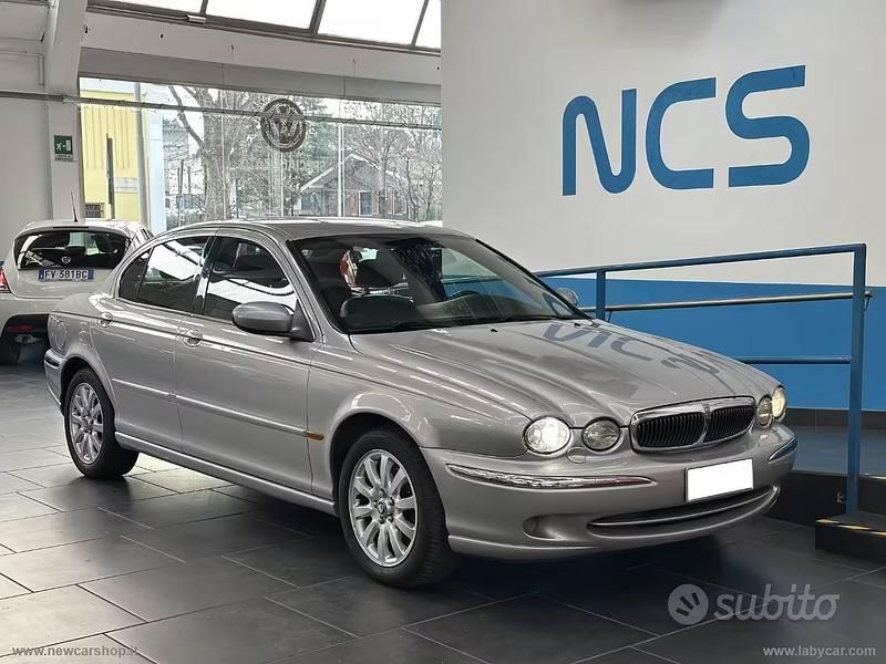 Usata Jaguar X-type Executive 196 CV (144 kW) 2001 Argento Berlina