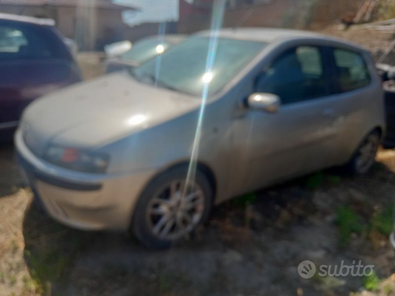 Usata Fiat Punto 80 CV (58 kW) 2001 Grigio Utilitaria