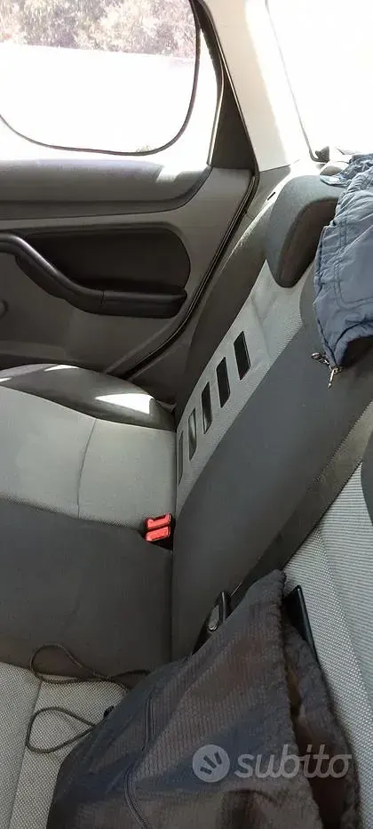 Usata Ford Focus SE 109 CV (80 kW) 2008 Grigio Station wagon