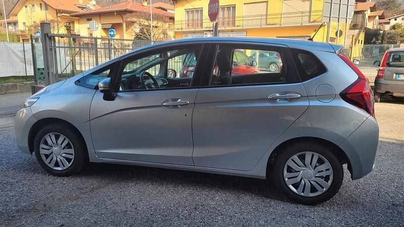 Usata Honda Jazz Comfort 102 CV (75 kW) 2016 Argento Utilitaria