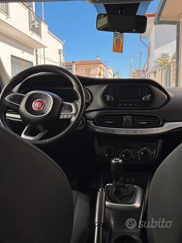 Usata Fiat Tipo 95 CV (69 kW) 2017 Grigio Utilitaria