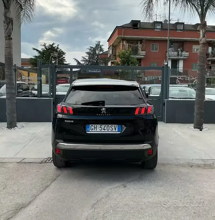 Usata Peugeot 3008 Allure 131 CV (96 kW) 2022 Nero SUV