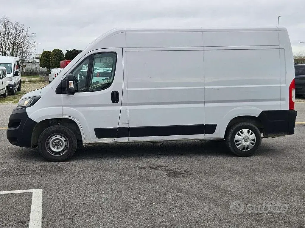 Usata Peugeot Boxer 140 CV (102 kW) 2022 Bianco Furgone