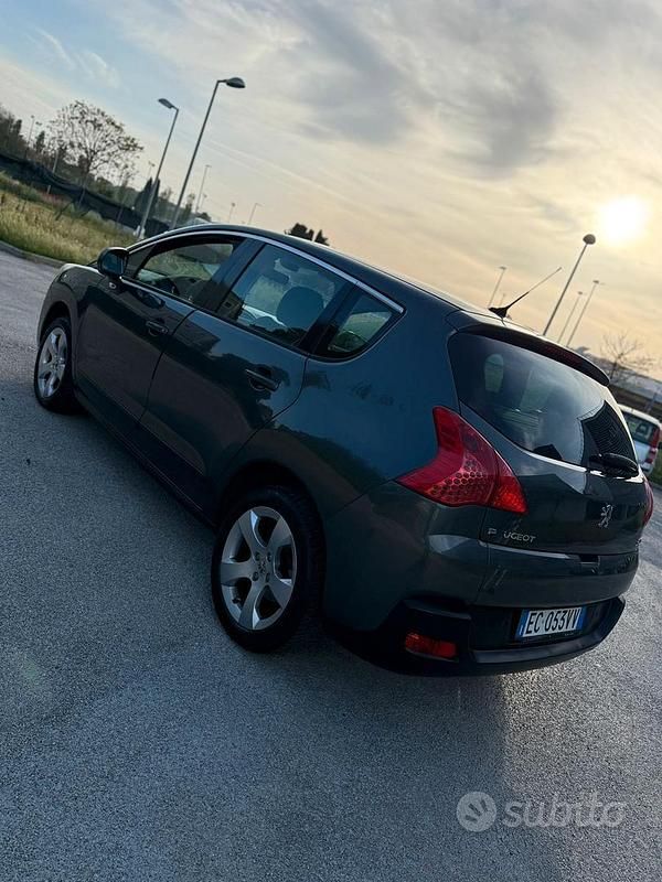 Occasion Peugeot 3008 110 ch (80 kW) 2010 Gris Break