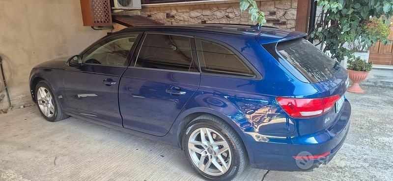 Usata Audi A4 122 CV (89 kW) 2017 Blu Station wagon