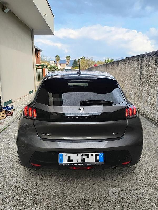 Usata Peugeot 208 GT 100 CV (73 kW) 2021 Grigio Utilitaria
