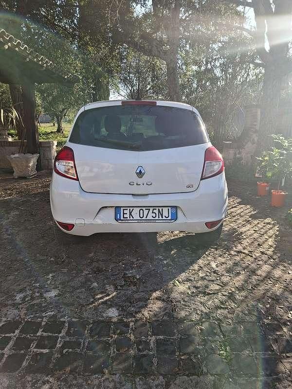 Usata Renault Clio II 64 CV (47 kW) 2010 Berlina