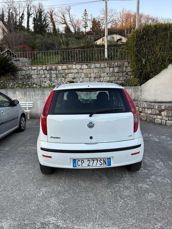 Usata Fiat Punto 86 CV (63 kW) 2004 Utilitaria