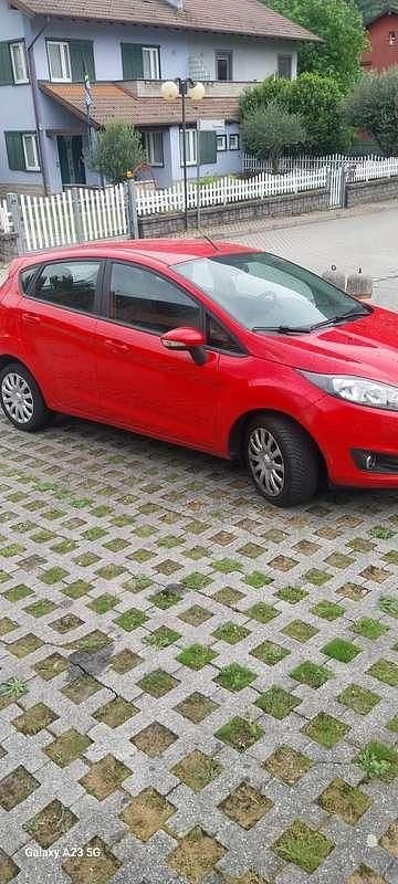 Usata Ford Fiesta 75 CV (55 kW) 2015 Rosso Berlina