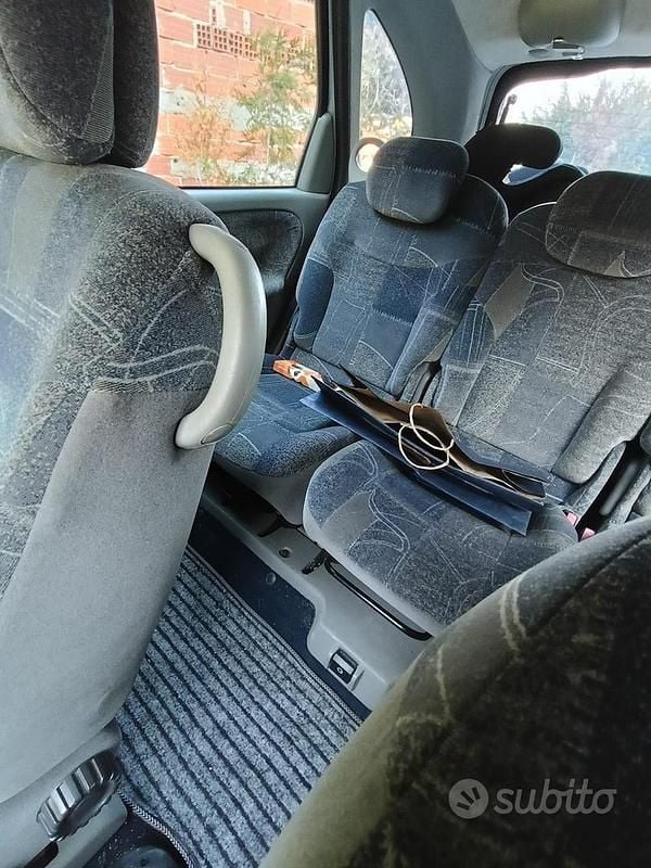 Usata Renault Scénic 102 CV (75 kW) 2000 Monovolume