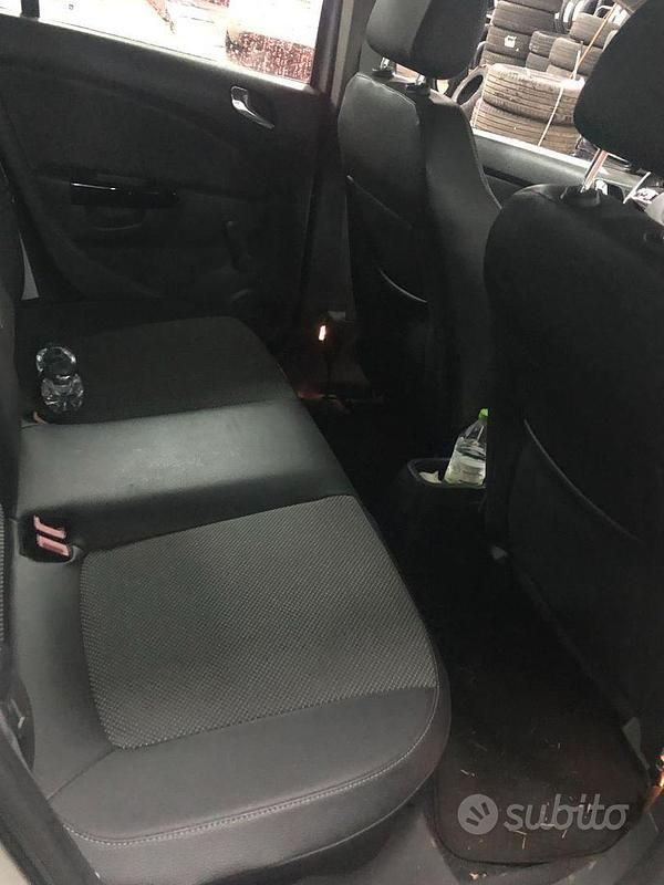 Usata Opel Corsa 75 CV (55 kW) 2010 Grigio Utilitaria