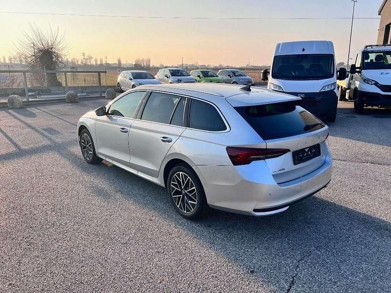Nuova Skoda Octavia Executive 150 CV (110 kW) 2025 Argento Station wagon