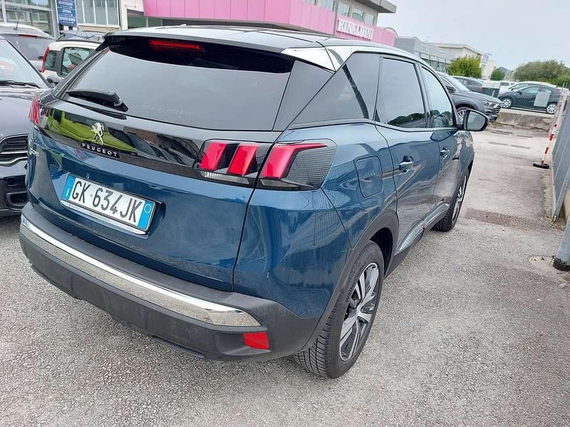 Usata Peugeot 3008 Allure 131 CV (96 kW) 2023 Blu/azzurro SUV