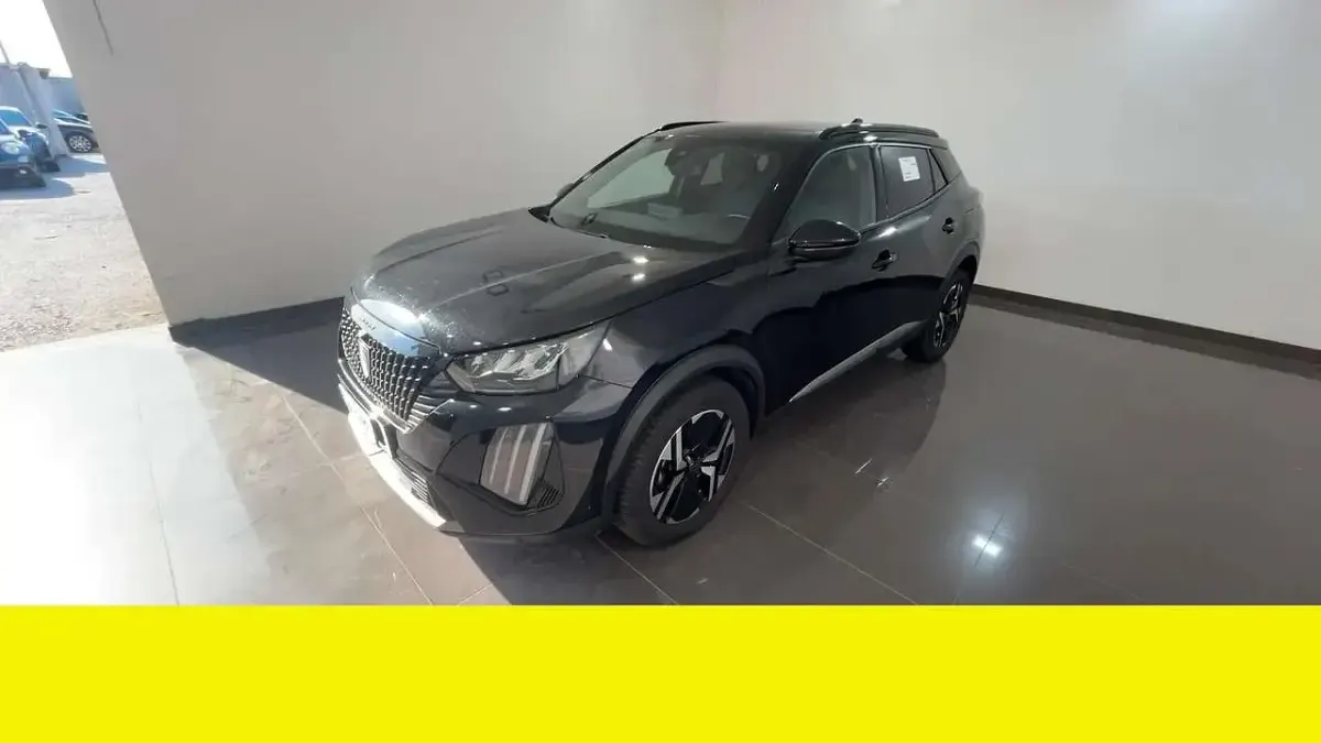 Usata Peugeot 2008 131 CV (96 kW) 2023 Other SUV