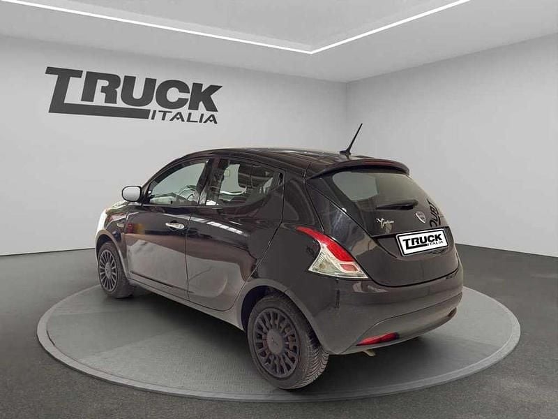 Usata Lancia Ypsilon Silver 69 CV (50 kW) 2022 Nero Utilitaria