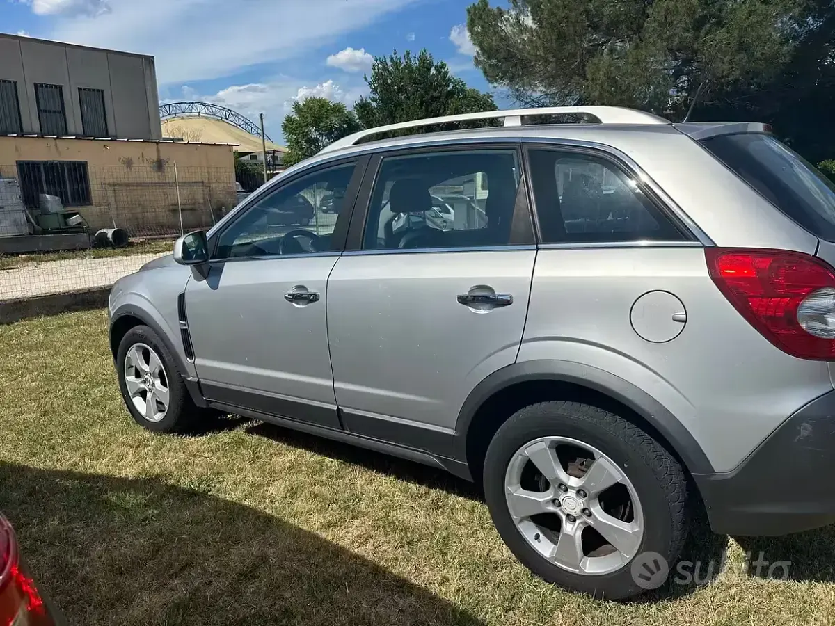 Usata Opel Antara Cosmo 150 CV (110 kW) 2007 Grigio SUV