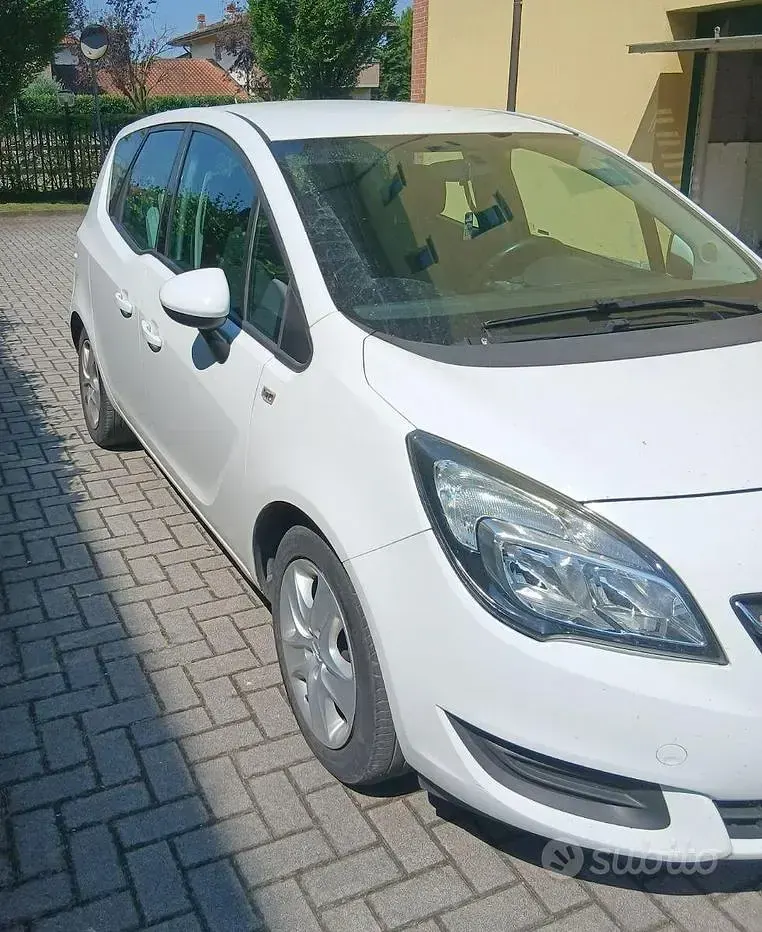 Usata Opel Meriva 95 CV (69 kW) 2017 Bianco Monovolume
